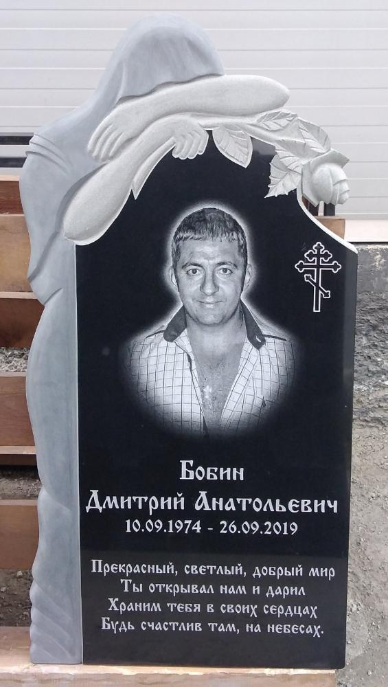 Памятник №166 из черного гранита со скорбящей — фото 3
