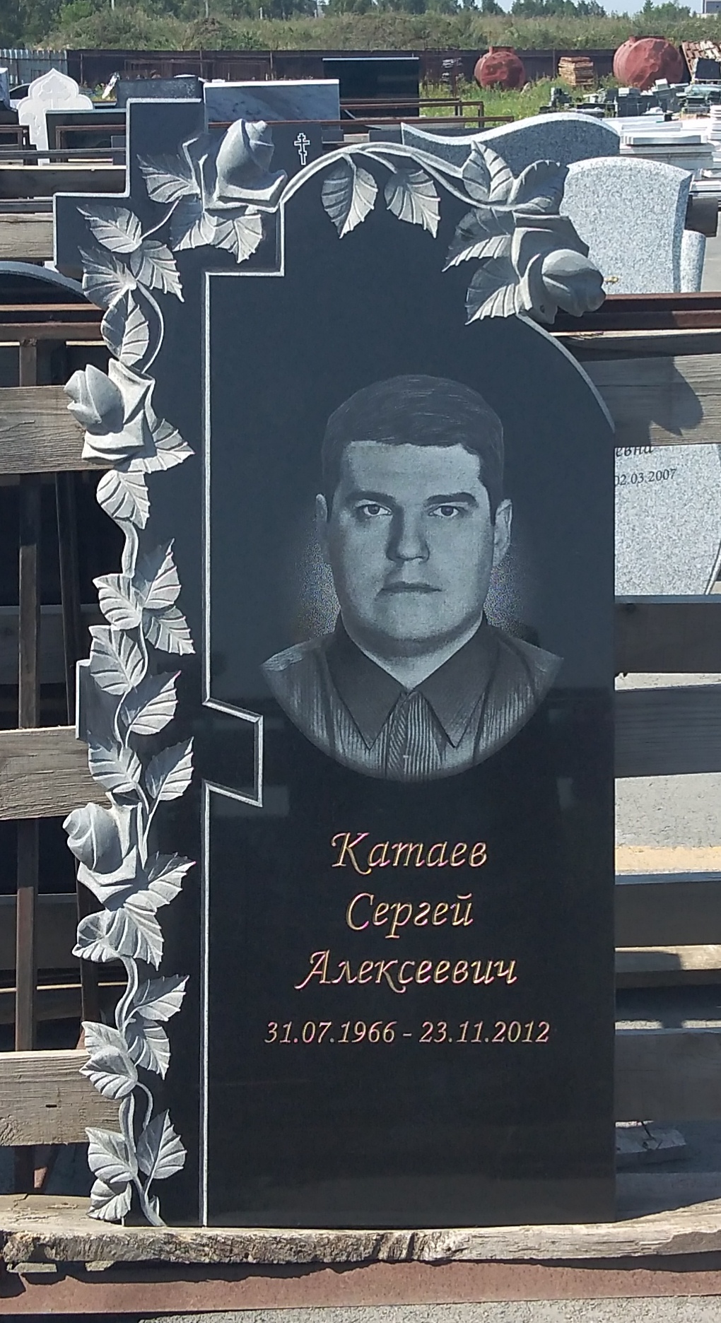 Памятник №134 из черного гранита — фото 3
